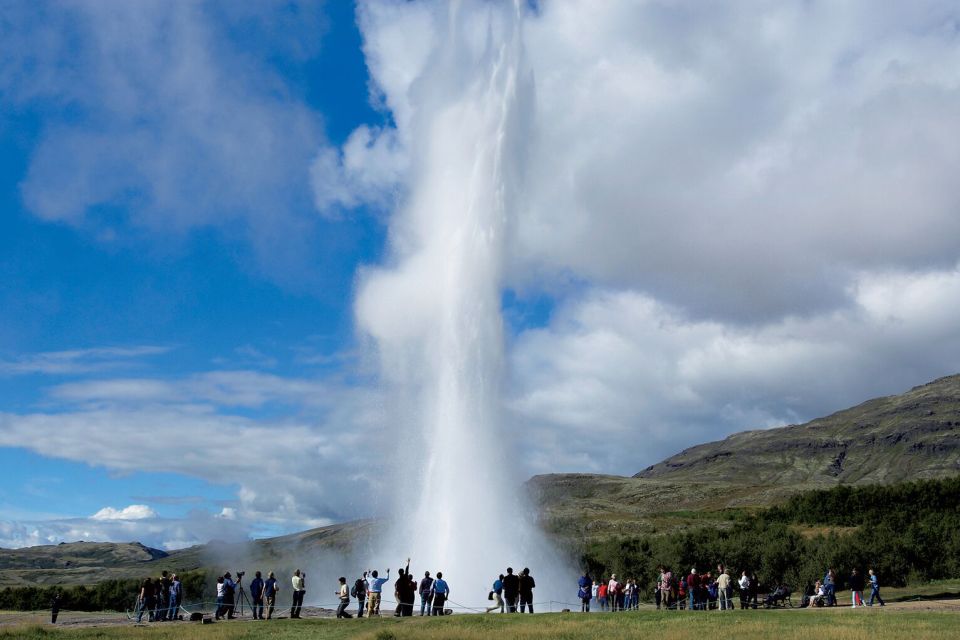 Golden Circle and Fontana Wellness Tour From Reykjavik - Inclusions and Benefits