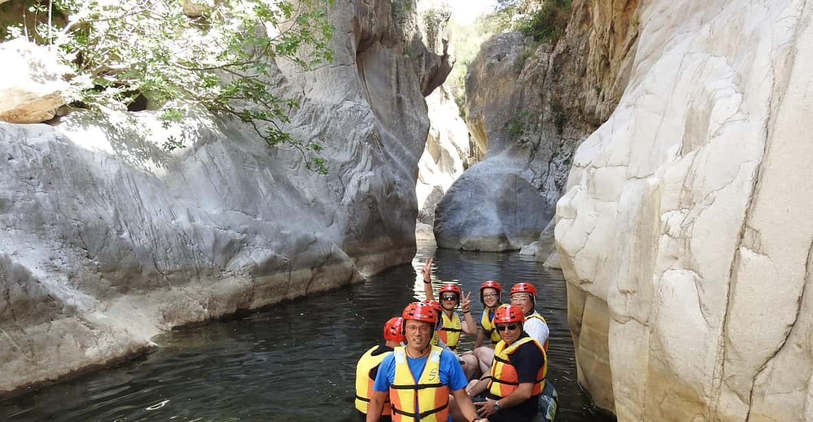 Gorges of Tiberio Rafting: Adventure in the Sicilian Canyon - Crossing the Gorge