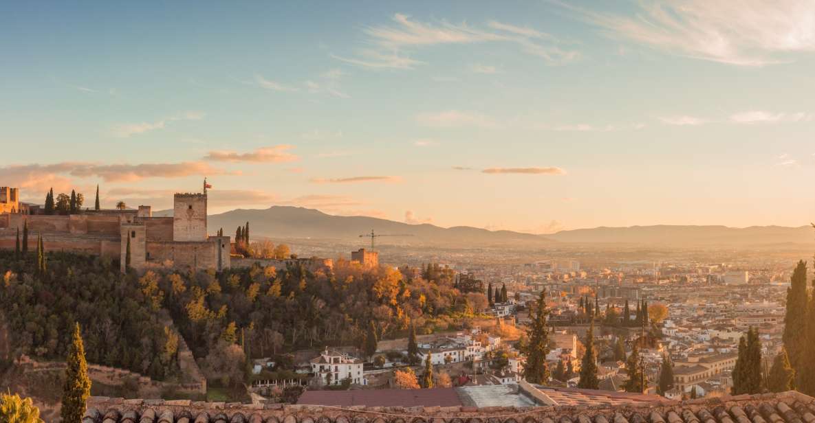 Granada: Albaicin and Sacromonte Sunset Guided Walking Tour - Itinerary Details