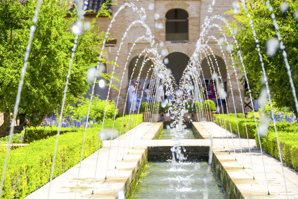 Granada: Alhambra Gardens, Generalife & Alcazaba Guided Tour - Inclusions