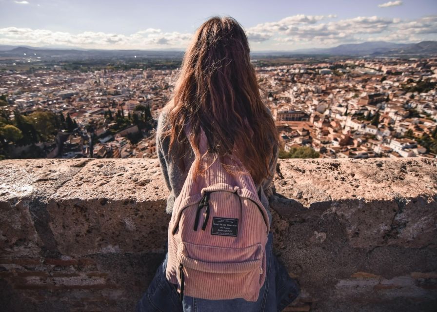 Granada: Walking Tour With Panoramic City Views - Key Attractions