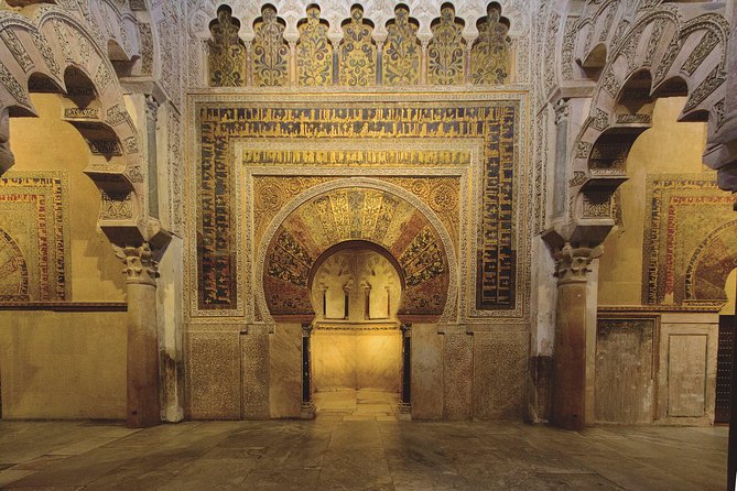 Guided Tour of the Mosque With Entrance Included - Inclusions and Accessibility