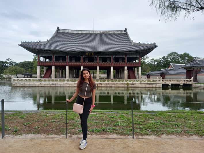 Gyeongbokgung-Bukchon-Gwangjang Market-N Seoul Tower-Hongdae - Sightseeing Highlights