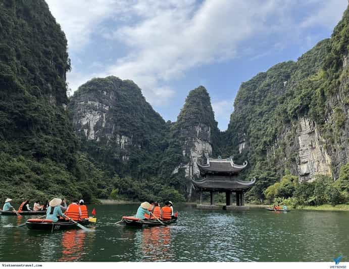 HA NOI: HOA LU - TRANG AN - MUA CAVE DAY TRIP BY LIMOUSINE - Included Services