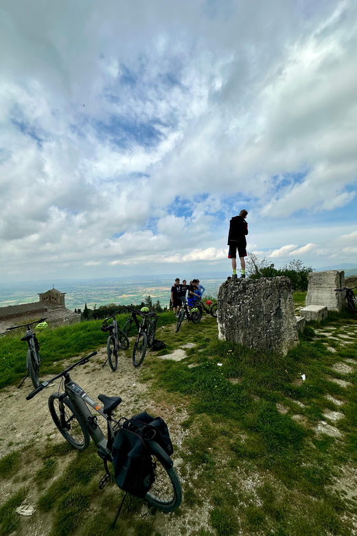 Half Day E-Bike Tour to Highlights Around Cortona - Experience Details