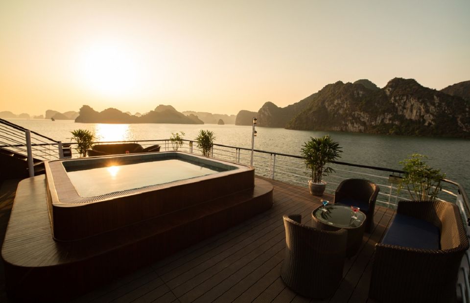 HALONG BAY DISCOVERY ITINERARY MAIA DAY CRUISE ( 7.5 HOURS) - Activities and Experiences