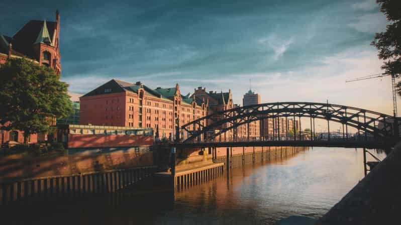 Hamburg: Selfguided Audiotour Speicherstadt and HafenCity - Itinerary Highlights