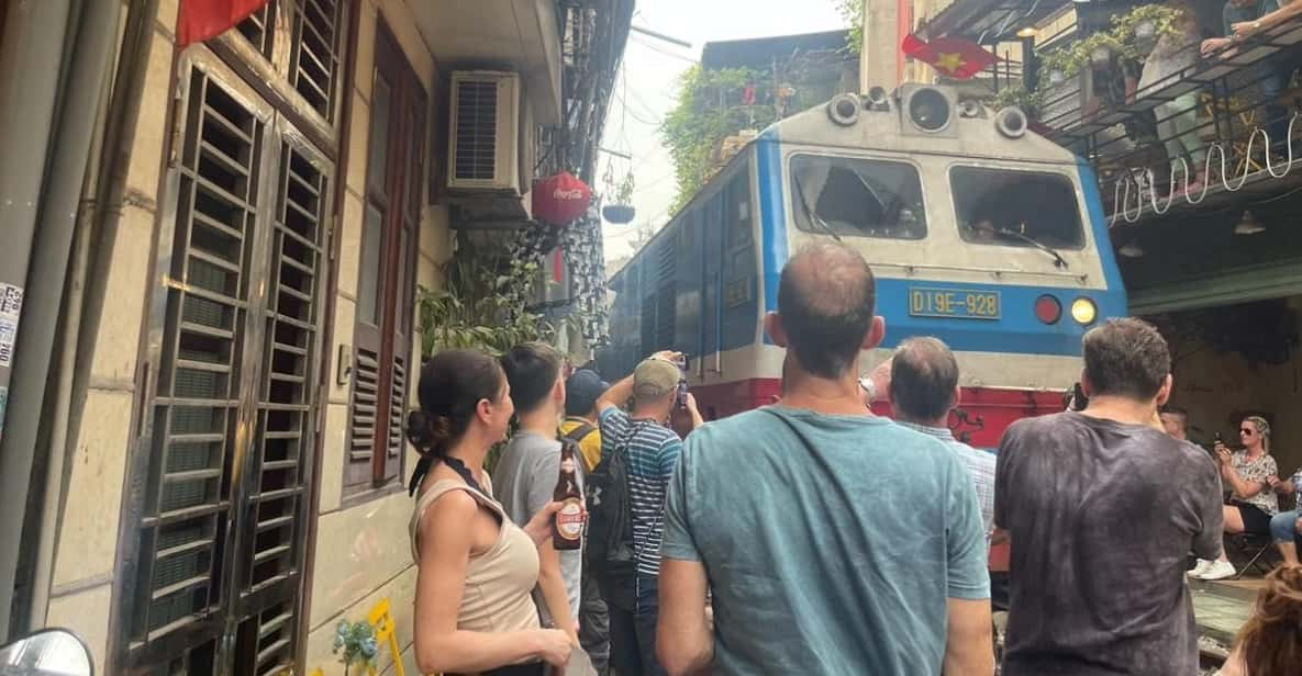 Hanoi: Guided Street Food Walking With the Train Street - Itinerary and Highlights