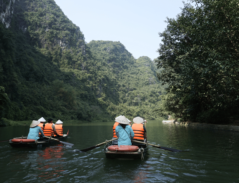 Hanoi: Ninh Binh, Hoa Lu, Tam Coc, Trang-an Private Day-Tour - Tam Coc Exploration