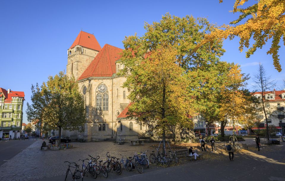 Hanover: Guided Walking Tour of the Nordstadt District - Atmosphere and Community