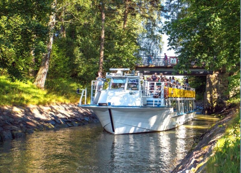 Helsinki by Bus and Boat 24-Hour Combo Ticket - Tour Duration and Features