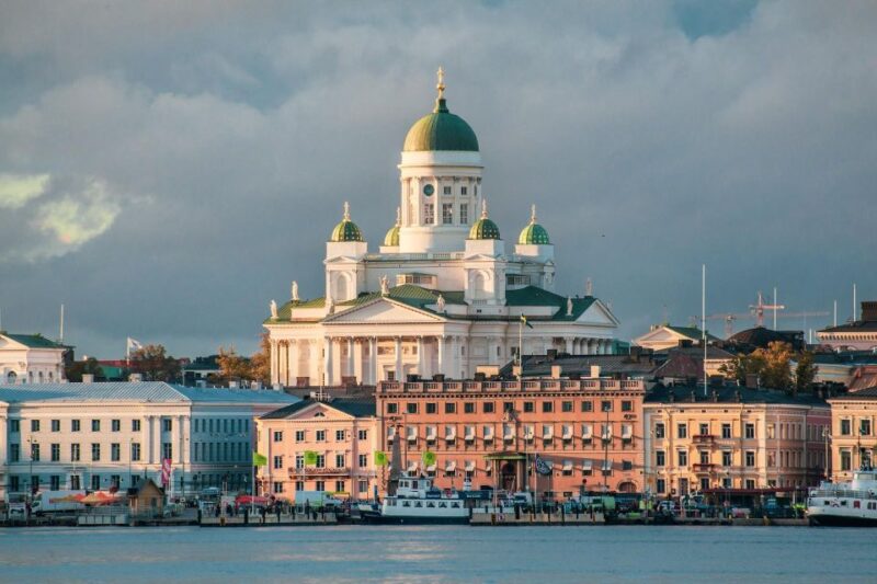 Helsinki Private 3h Walking Tour - Guided Tour Features