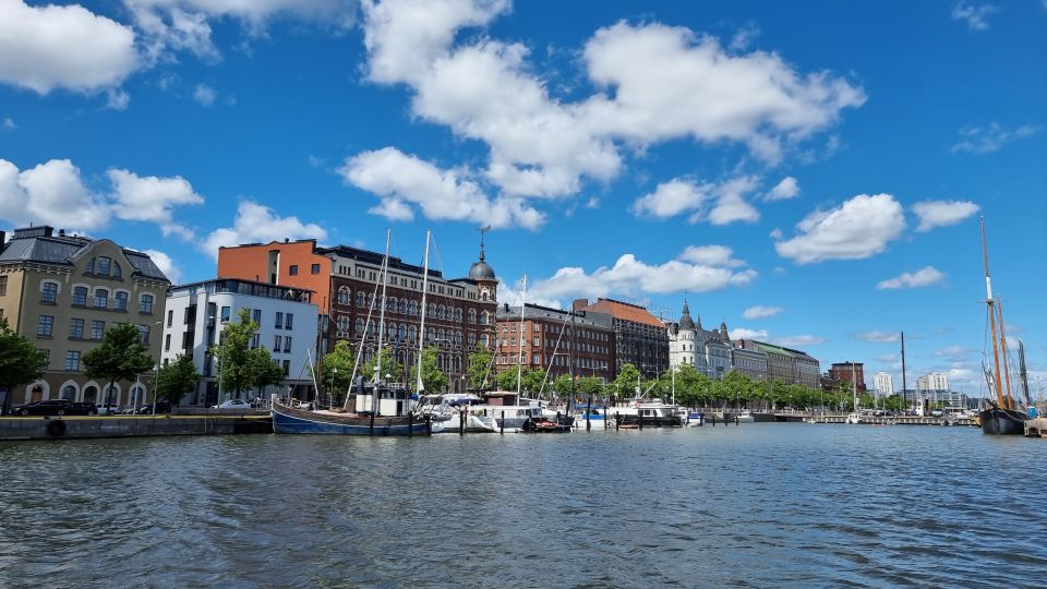 Helsinki: Private City Highlights Tour With Transfer - Exploring Vibrant Districts