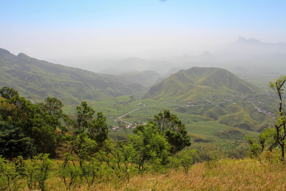 Hiking: From Serra Malagueta to Rabelados Community - Rabelados Community