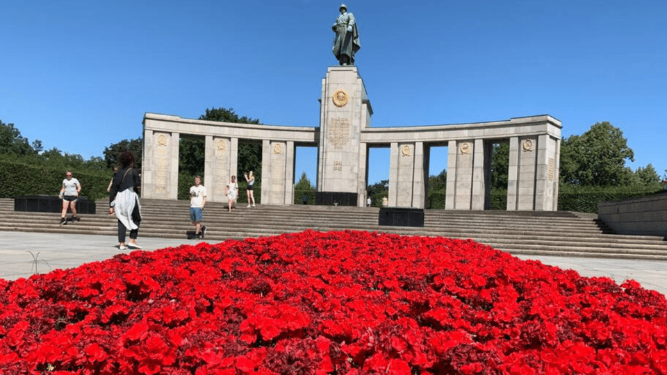 Hitler to Stalin - WWII & Cold War Tour (Small Group) - Experience Description