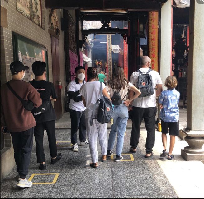 Ho Chi Minh: Visiting Chinatown With Students on the Bike - Cultural Insights