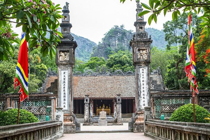 Hoa Lu - Tam Coc Luxury Small Group 1D: Limousine Bus, Biking, Boat Trip, Lunch - Luxury Transportation