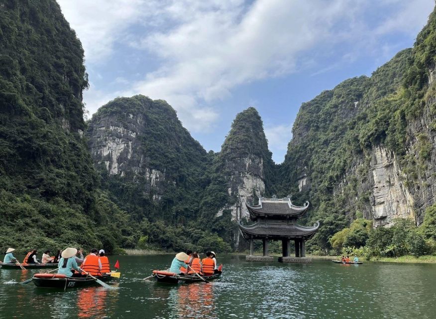 Hoa Lu, Trang An, and Mua Cave: A Day in Ancient Vietnam - Exploring Hoa Lu