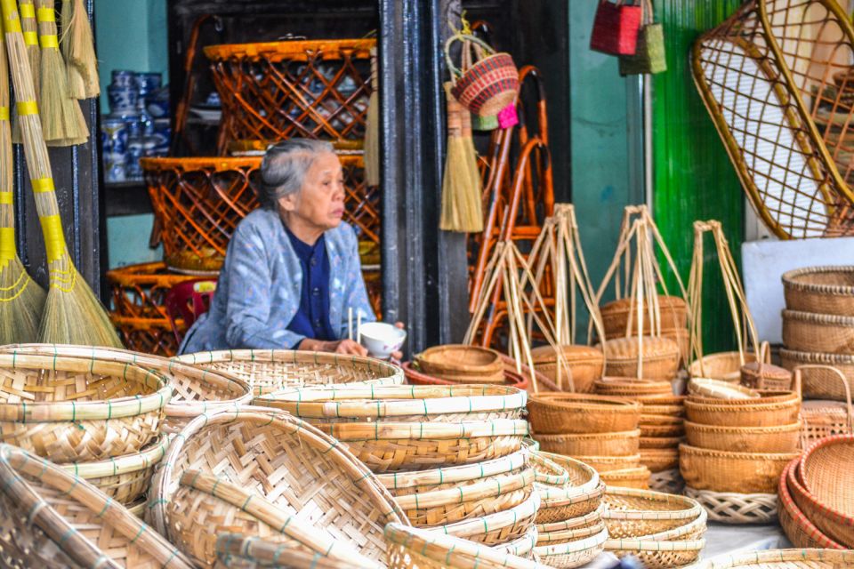 Hoi An: Grandmas Home Cooking Class With Market Tour - Unique Learning Experiences