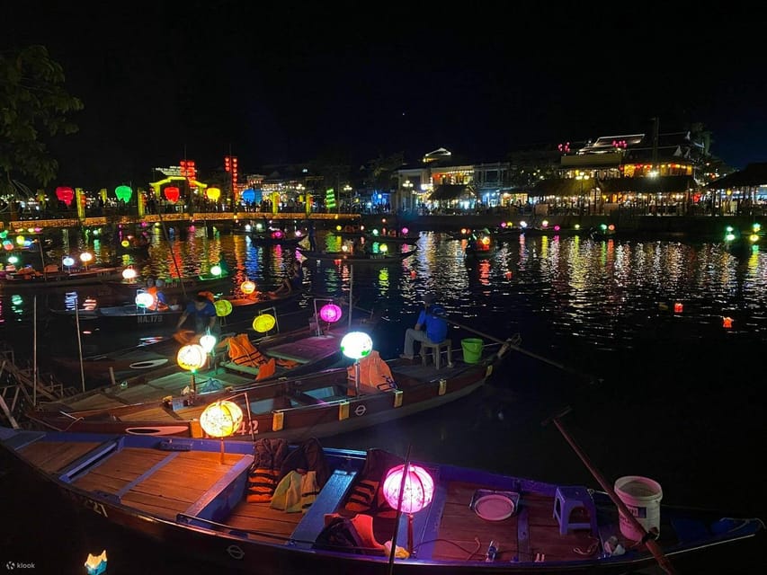 HOI AN : NIGHT BOAT TRIP WITH LANTERN - Group Size and Tour Guide