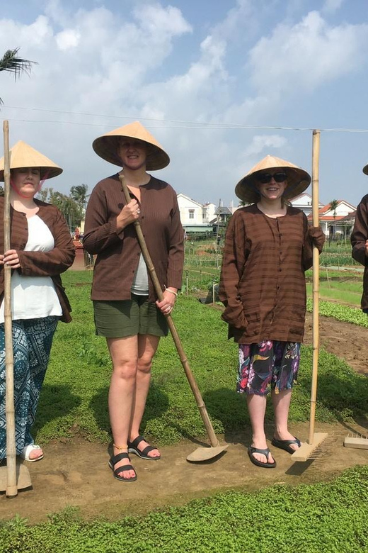 HOIAN: LANTERN MAKING –BE A REAL FARMER AT TRA QUE VILLAGE - Unique Highlights