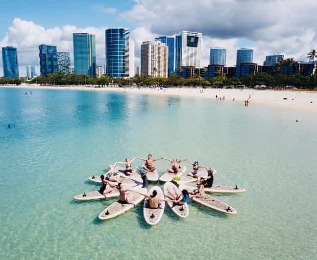 Honolulu: SUP (Standup Paddleboard) Yoga Class - Location and Meeting Point