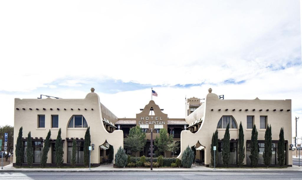 Hotel El Capitan - Accommodations and Amenities