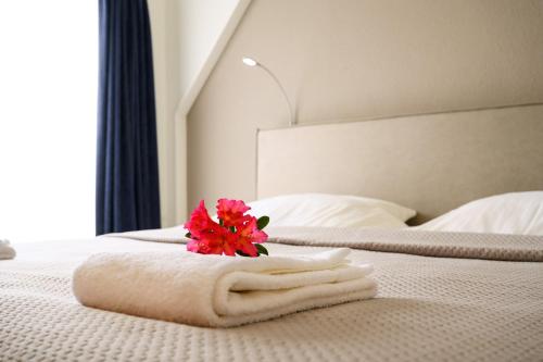 Hotel Jachtlust - Amenities and Services