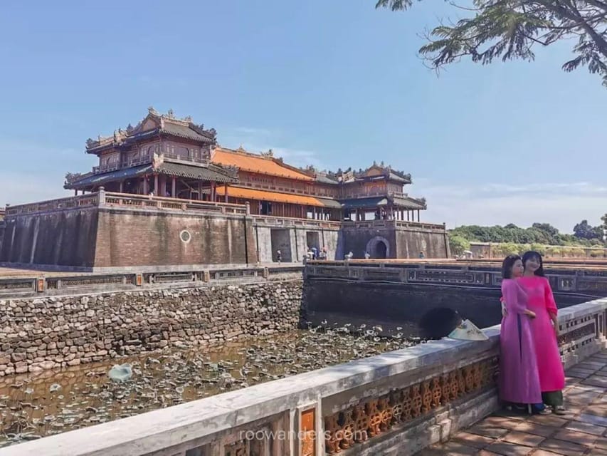 Hue : Deluxe Walking Tour to Imperial City With Local Guide - Significant Sites to Explore