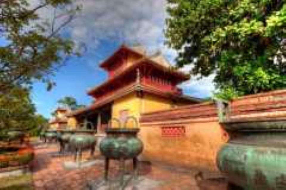 Hue Imperial City Tour - Meals and Amenities