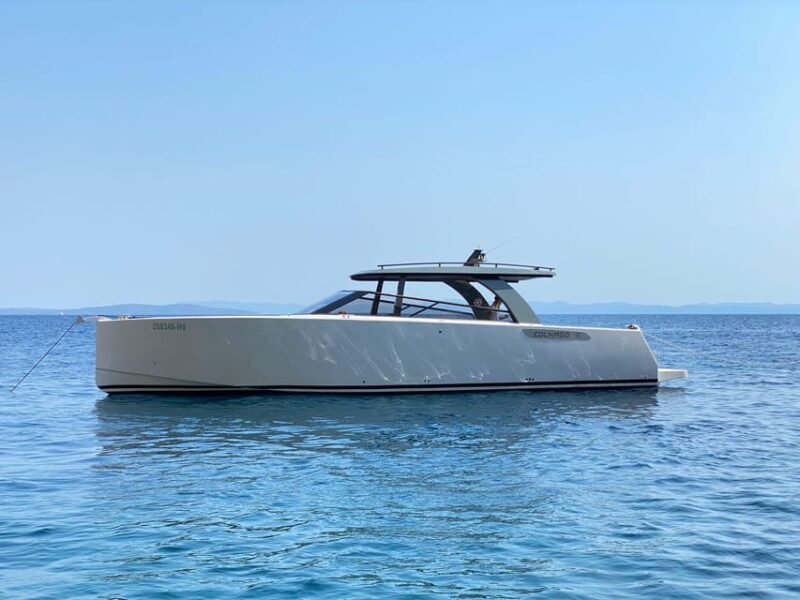 Hvar: Colnago 45 Speedboat Private Charter With Crew - Boat Features and Amenities
