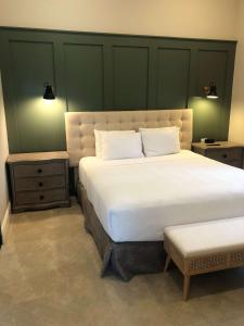 Hyatt Place Newark-Main Street - Facilities and Amenities