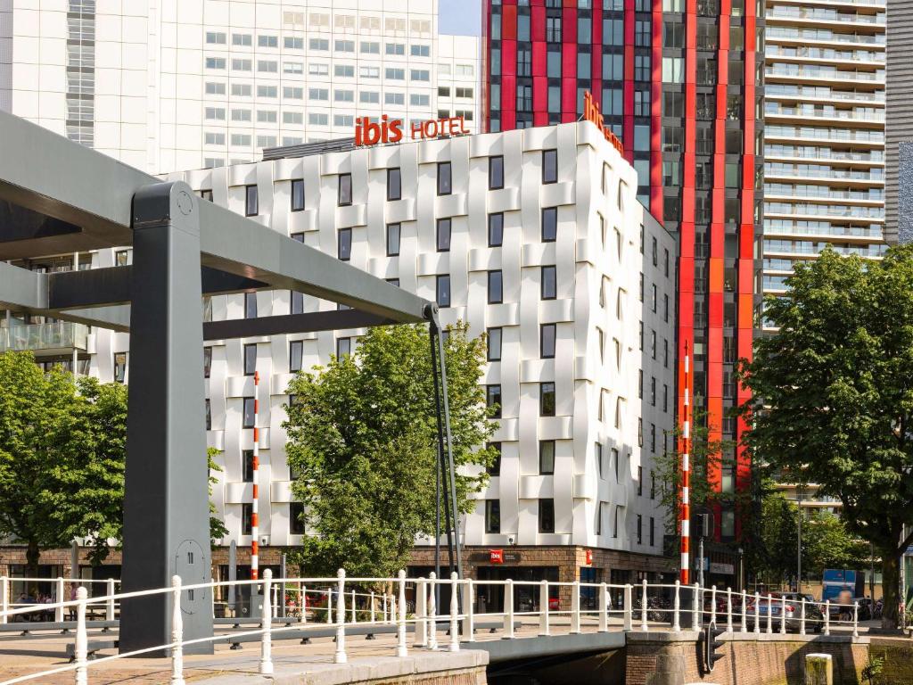 Ibis Rotterdam City Centre - Amenities and Facilities