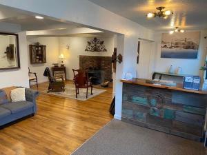 Idaho City Hotel - Amenities and Features