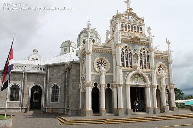 Irazú Volcano Half Day Tour From San Jose - Pickup and Confirmation Details