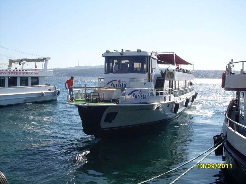 Istanbul: Bosphorus Boat Tour and Two Continents With Lunch - The Bosphorus Cruise Experience