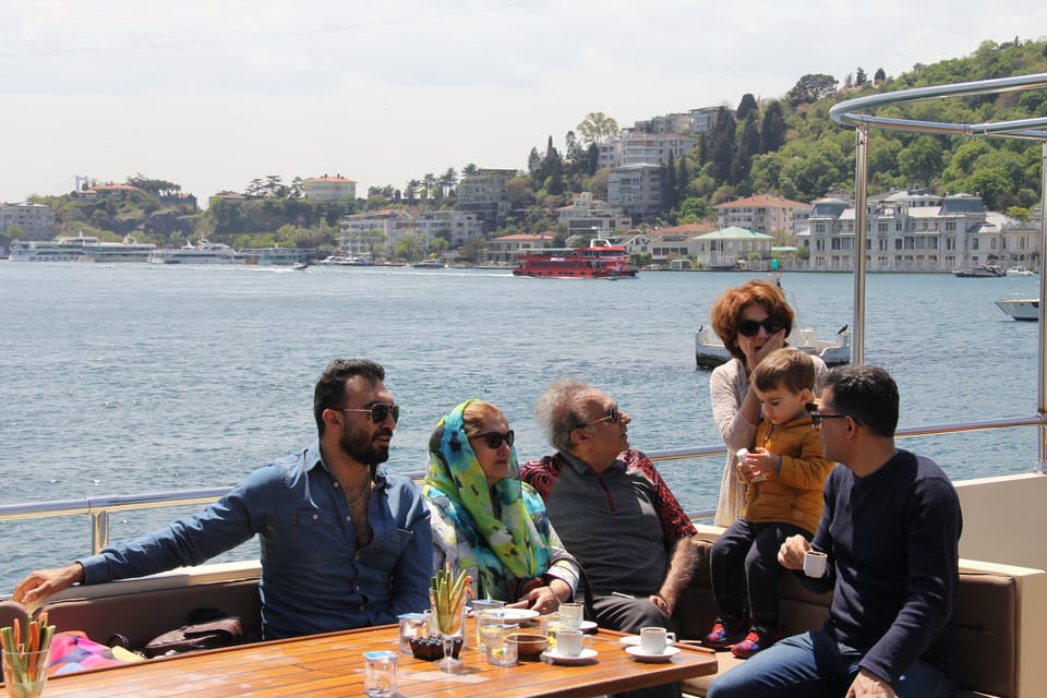 Istanbul: Bosphorus Strait and Black Sea Lunch Cruise - Experience and Amenities