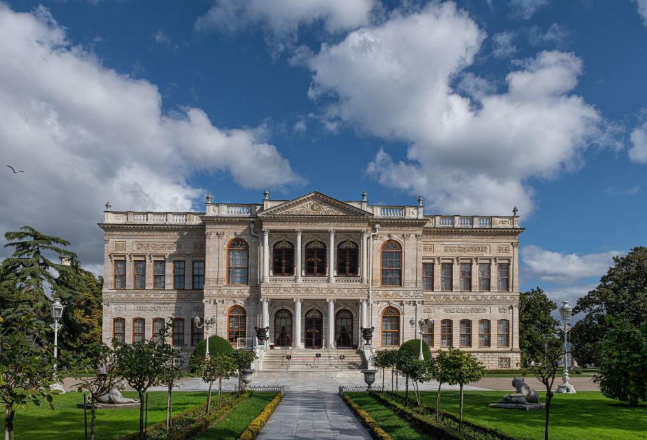 Istanbul: Dolmabahce Palace Tour and Bosphorus Yacht Cruise - Dolmabahce Palace Details