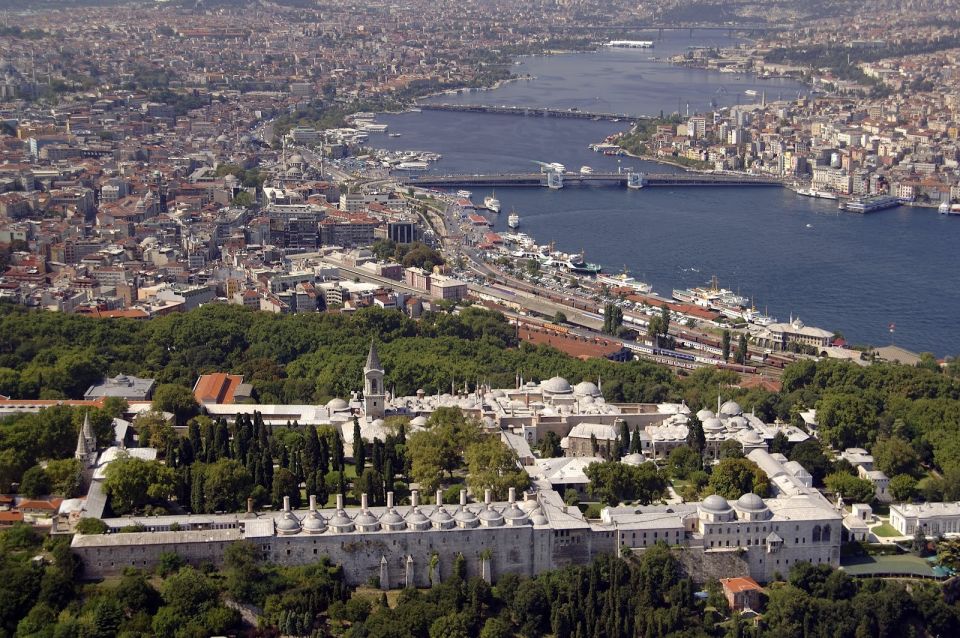 Istanbul Old City to Grand Bazaar Tour - Historic Sites Exploration