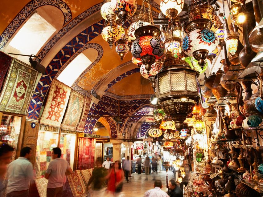 Istanbul: Private Tour of Topkapi Palace and Grand Bazaar - Language Options Available