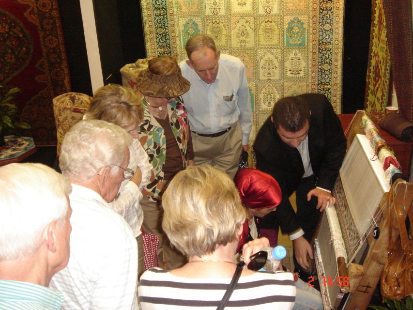 Istanbul: Topkapi Palace Museum and Rug Shopping Tour - Rug Shopping Experience