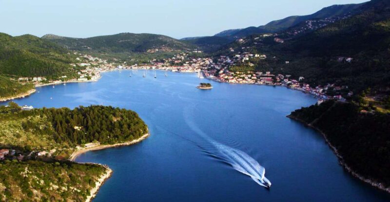 Ithaca Island Tour With Bus & Swim Stops - Tour Highlights