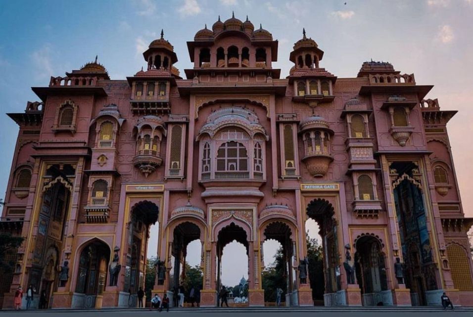 Jaipur: Private Luxury Night City Lightshow Tour Of Jaipur - Amber Fort Light Show