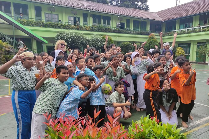 Jakarta Private City Tour With Obama School Visit - Visit to Obamas School