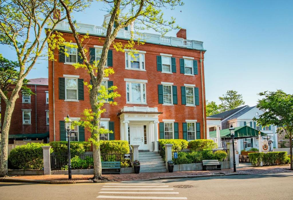 Jared Coffin House - Amenities Offered
