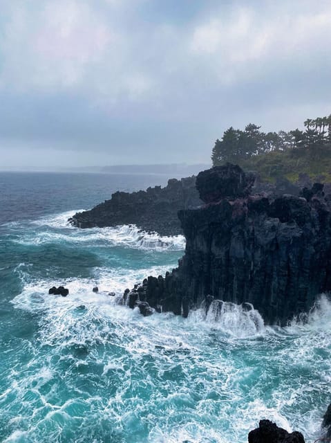 Jeju: Private Tour to the Hidden Gems of Jeju - Lunch at Ecoland