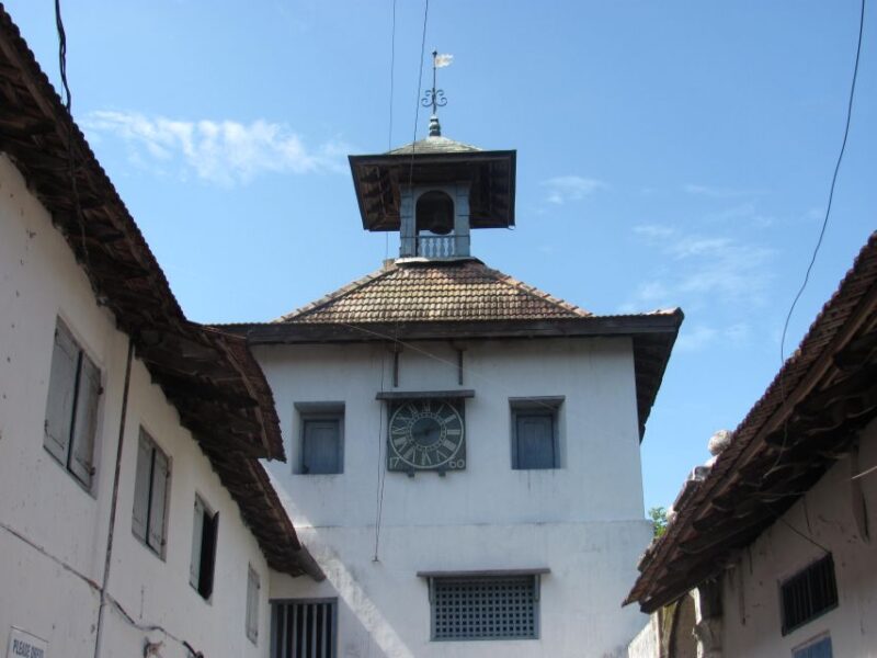 Kochi: Full-Day Private City Tour With Guide and Transfers - Historical Significance