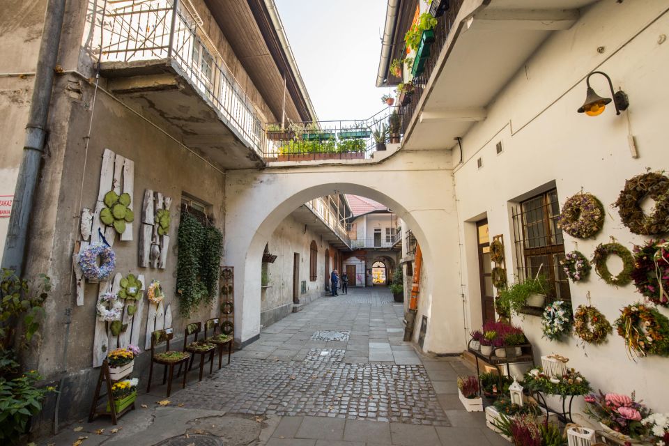 Krakow: Kazimierz Jewish Quarter Walking Tour - Highlights of the Experience