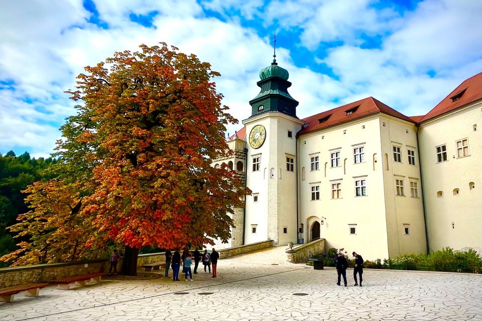 Krakow: Ojcow National Park & Ogrodzieniec Private Tour - Hiking the Trail