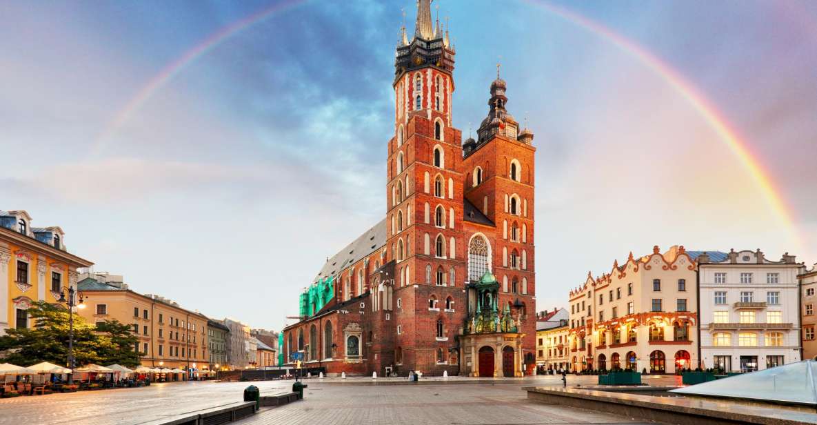 Krakow: Old Town Highlights Private Walking Tour - Tour Experience